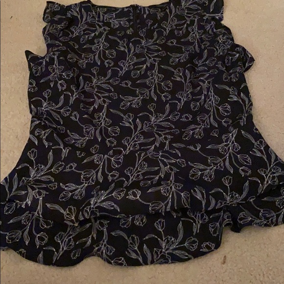 Banana Republic Size 8 Flowered Ruffled Top - Picture 5 of 6
